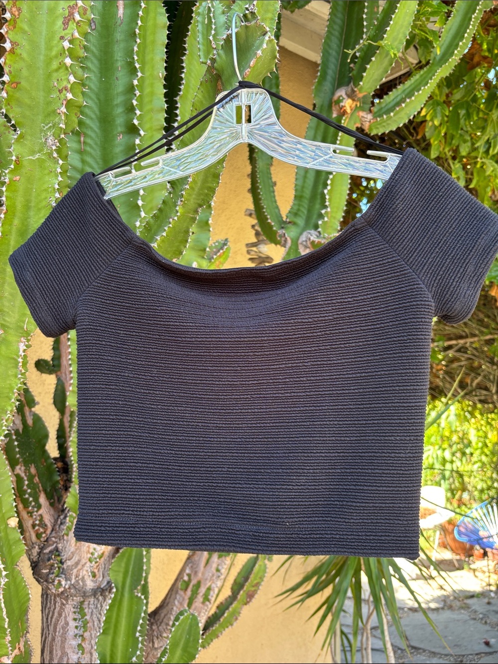 Alice + Olivia Black Ribbed Off-Shoulder Crop Top
